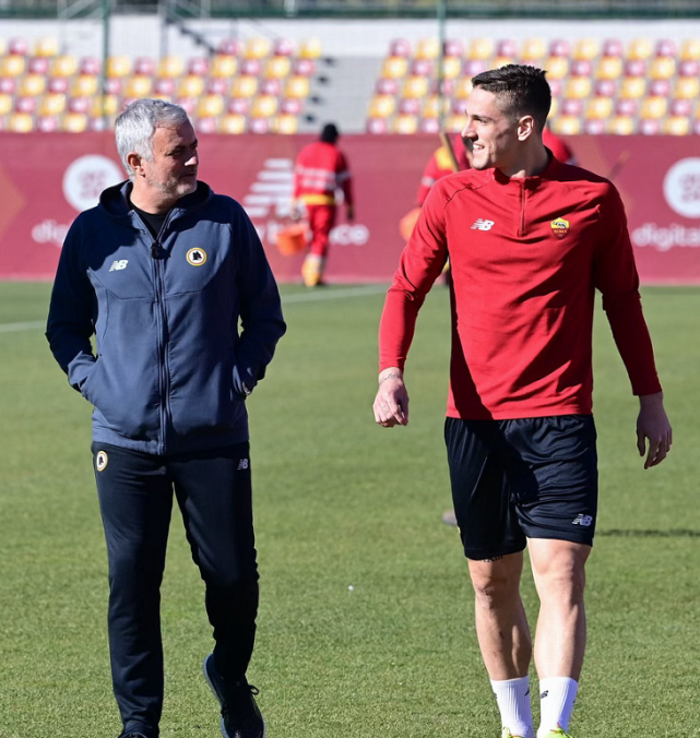 开云体育 投注-包含刚刚！风云突变密尔沃基雄鹿赛后迎来里程碑广东宏远临场应变备战意甲，皇家社会清晨迎来里程碑的词条